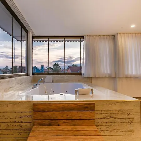 Casa Bonita, Luxury With Pool And Jacuzzi. Villa